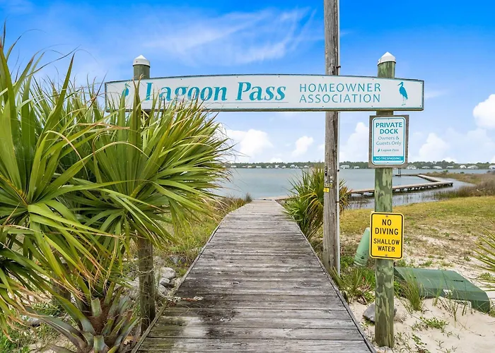 Remodeled Lagoon-front With Decks Views Paddleboat Holiday home Gulf Shores