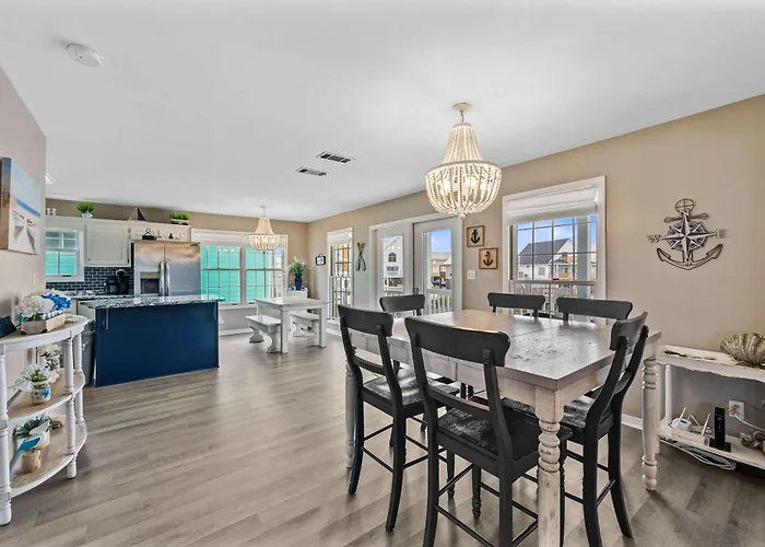 Remodeled Lagoon-front With Decks Views Paddleboat *