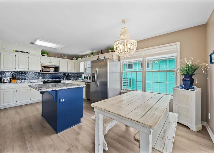Remodeled Lagoon-front With Decks Views Paddleboat Holiday home
