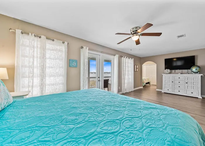 Remodeled Lagoon-front With Decks Views Paddleboat Holiday home *