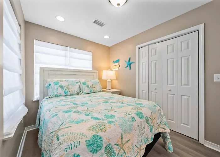 Remodeled Lagoon-front With Decks Views Paddleboat Holiday home *