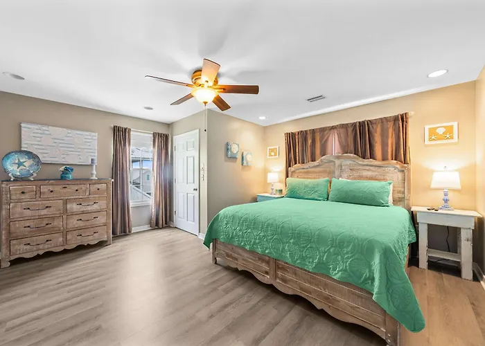 Remodeled Lagoon-front With Decks Views Paddleboat Gulf Shores