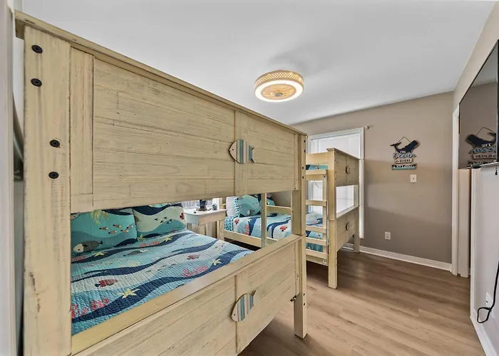 Remodeled Lagoon-front With Decks Views Paddleboat Gulf Shores