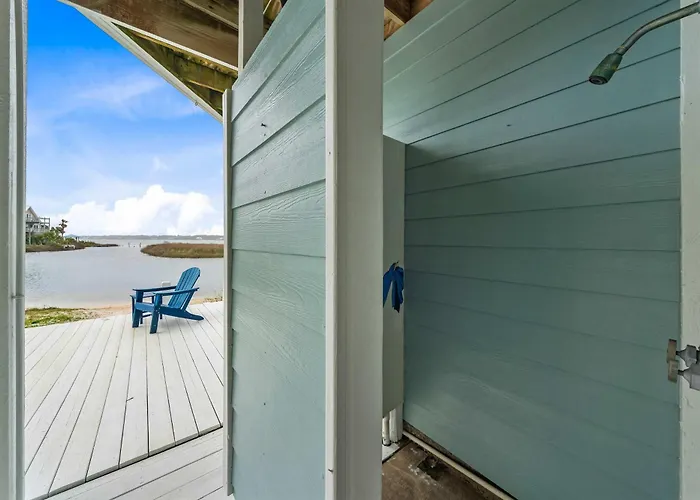 Holiday home Remodeled Lagoon-front With Decks Views Paddleboat Gulf Shores